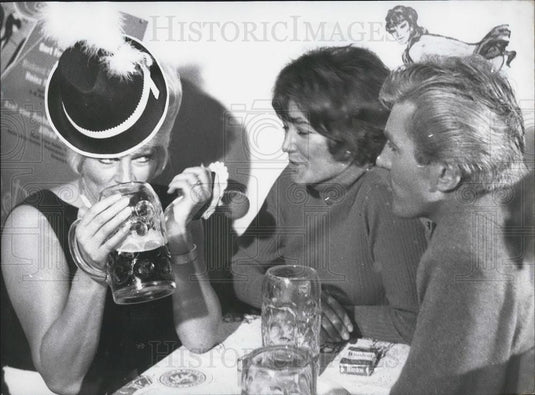 1965 Press Photo Anita Ekberg, her manager and her husband Rik van Nutter - Historic Images