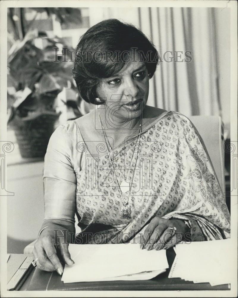 1987 Press Photo New U.N.F.P.A. Chief Nafis Sadik, Photographed In Her Office - Historic Images