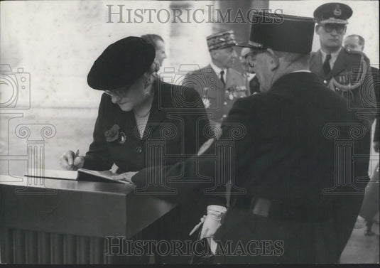 1955 Press Photo Mrs. J.R. Mackenzie, Minister of New Zealand - Historic Images