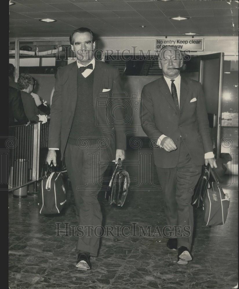 1966 Press Photo Mr Duncan Watson and Mr. Oliver Wright - Historic Images