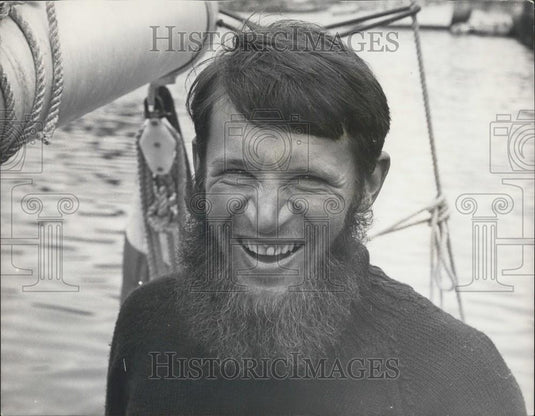 1968 Press Photo French Yachtsman Joan De Kat Atlantic Race Distress Signal - Historic Images