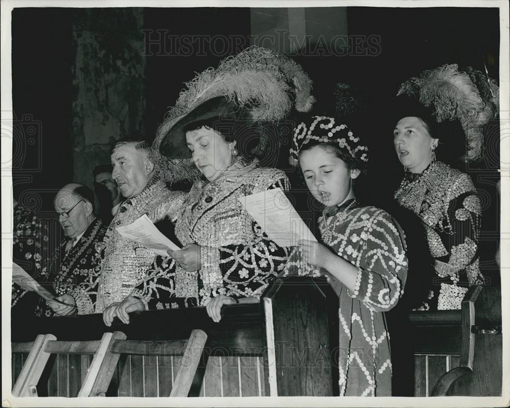 1953 Press Photo London Costers Hold Annual Service At St. Mary Magdalen - Historic Images