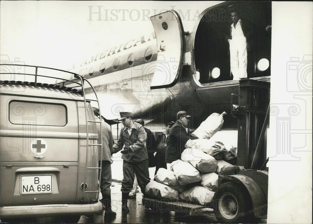 1962 Press Photo Floods, Germany, German Red Cross - Historic Images