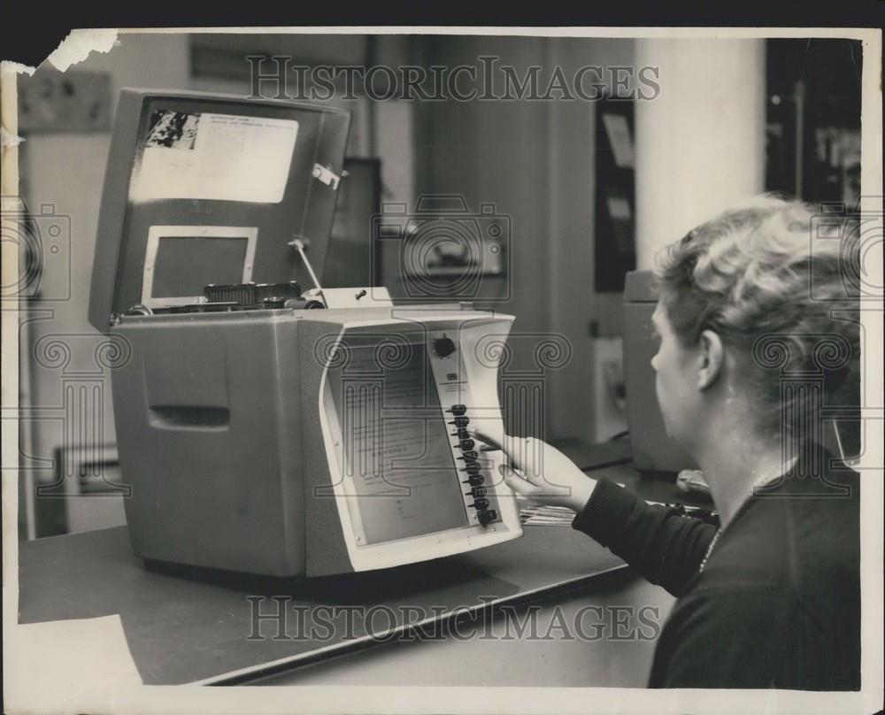 1963 Press Photo Empirical Tutor Automatic Answering Machine Institute London - Historic Images