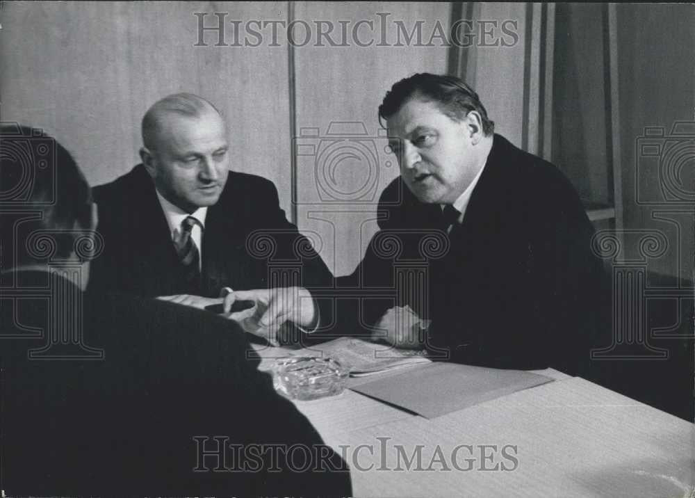 1962 Press Photo Minister Strauss During Speech - Historic Images