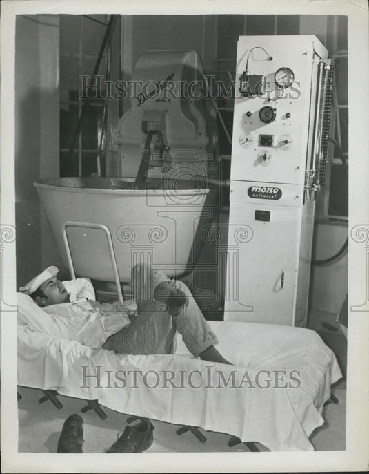1956 Press Photo A British machine called ''The Sleeping Baker'' - Historic Images