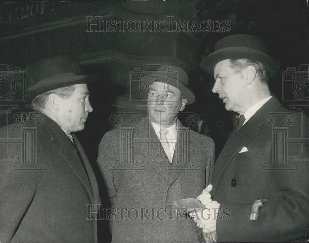 1958 Press Photo Head of West German Defense Ministry In London - Historic Images