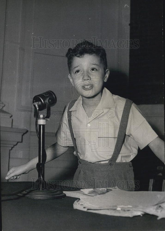 1956 Press Photo 10 yr Old Lecturer Tiny Norman Speaks For 2Hrs-Tour de France - Historic Images
