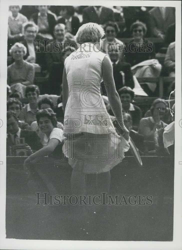 1958 Press Photo British Tennis Player Shirley Bloomer Wightman Cup Wimbledon - Historic Images