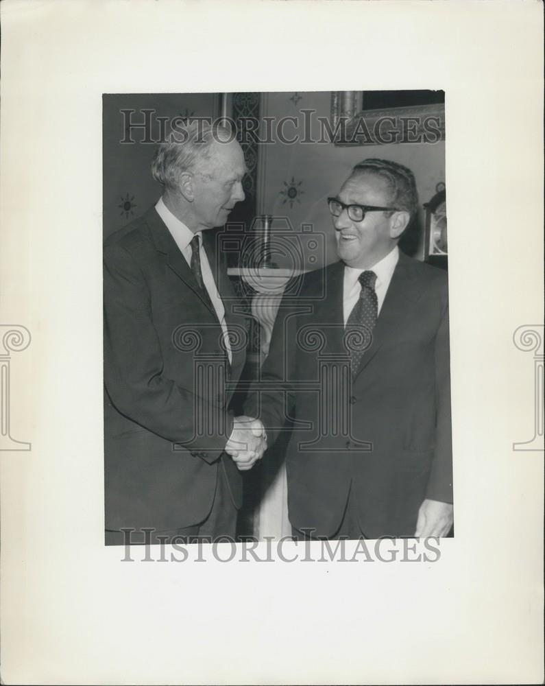 1972 Press Photo Dr. Henry Kissinger Foreign Secretary Sir Alec Douglas London - Historic Images