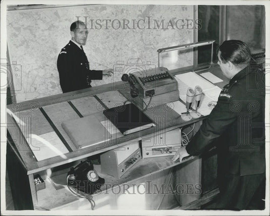 1961 Press Photo Press Reception at Headquarters of Nationwide Security - Historic Images