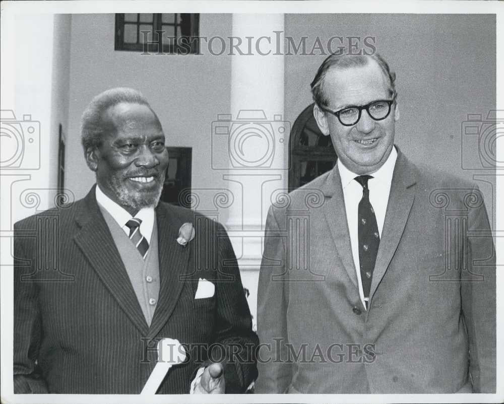 Press Photo President Kenyatta With George Thompson - Historic Images