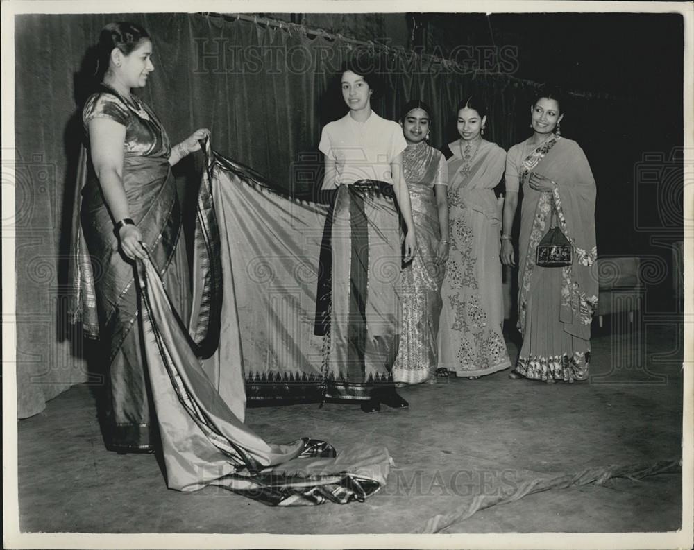 1954 Press Photo Women of Ceylon take part in TV programme - Historic Images