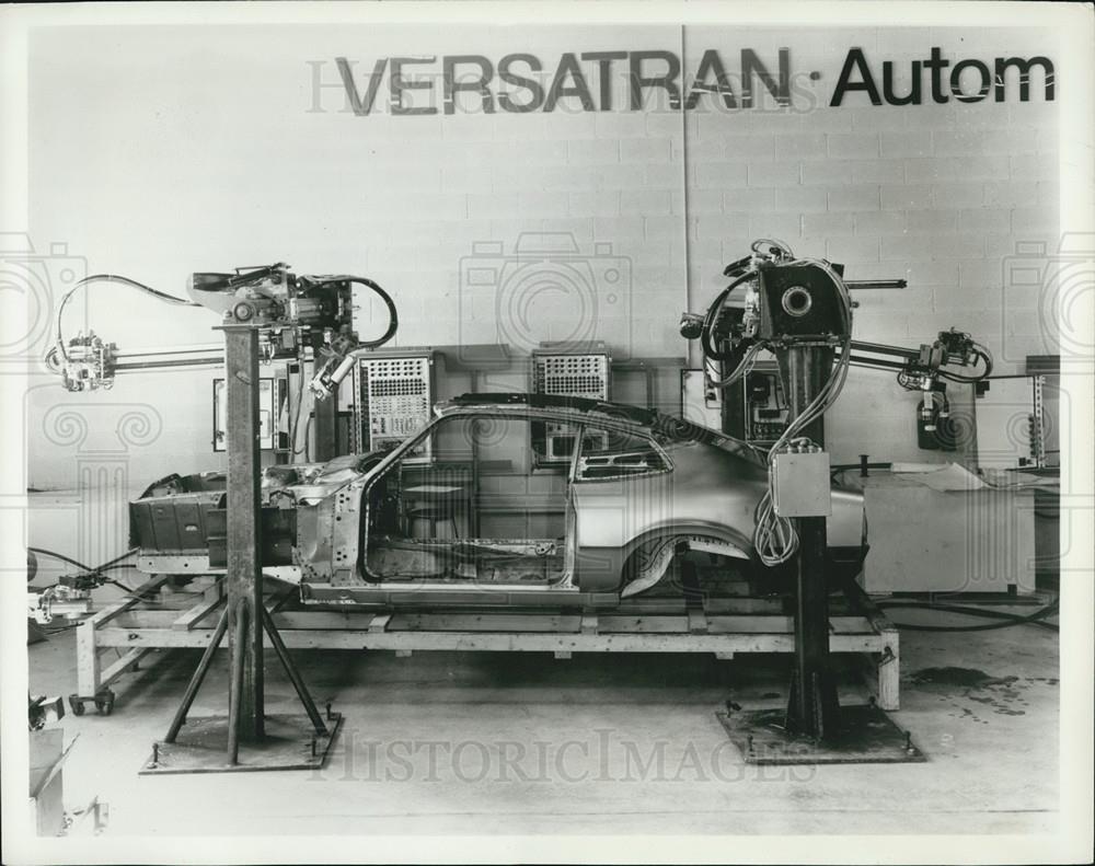 Press Photo Automated Welding of Auto Bodies - Historic Images