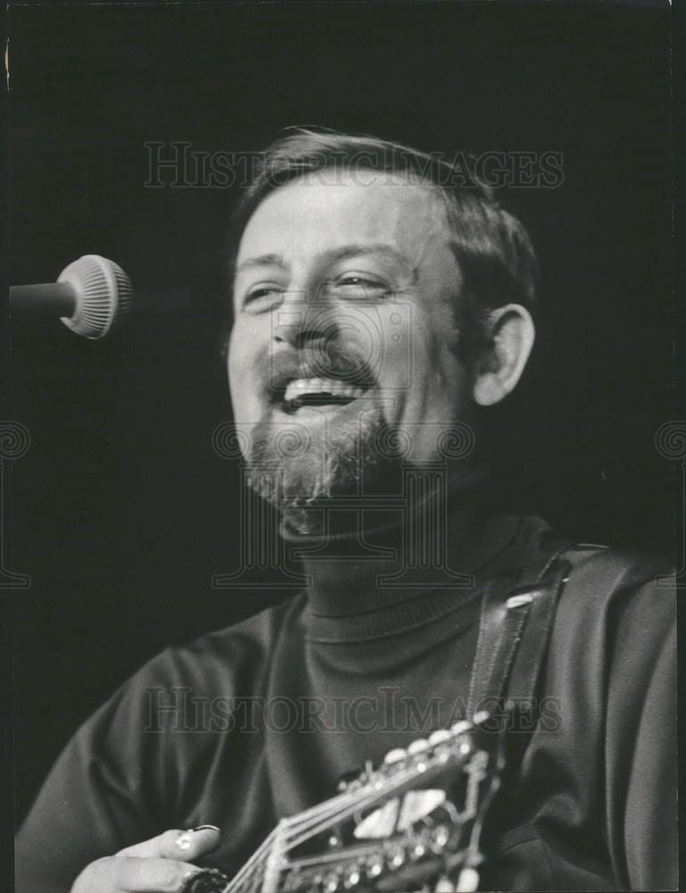 1968 Press Photo Musician George Whittaker - Historic Images