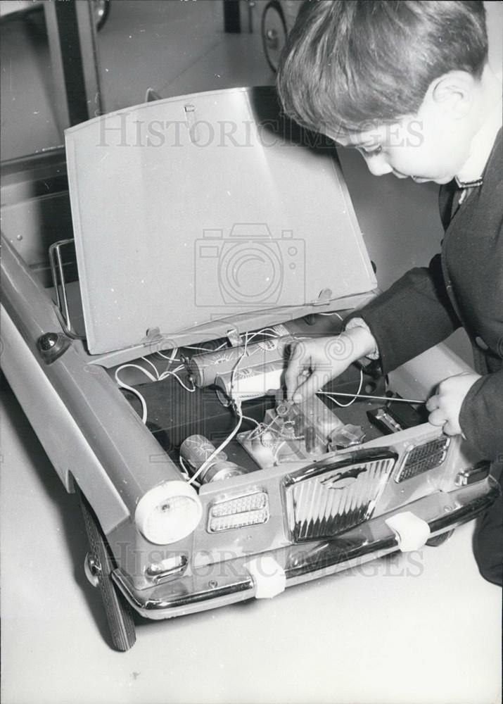 1962 Press Photo Toy-fair in Nuernberg - Historic Images 1962 Press Photo Toy-fair in Nuernberg - Historic Images