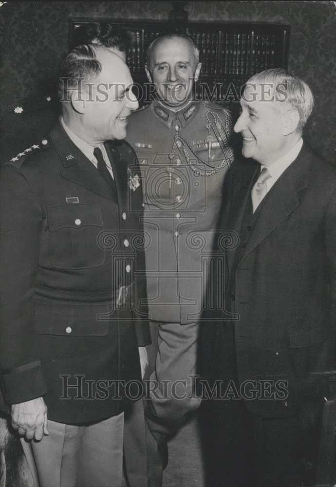 1952 Press Photo General Matthew Ridgeway Meets Prime Minister of Argentina - Historic Images