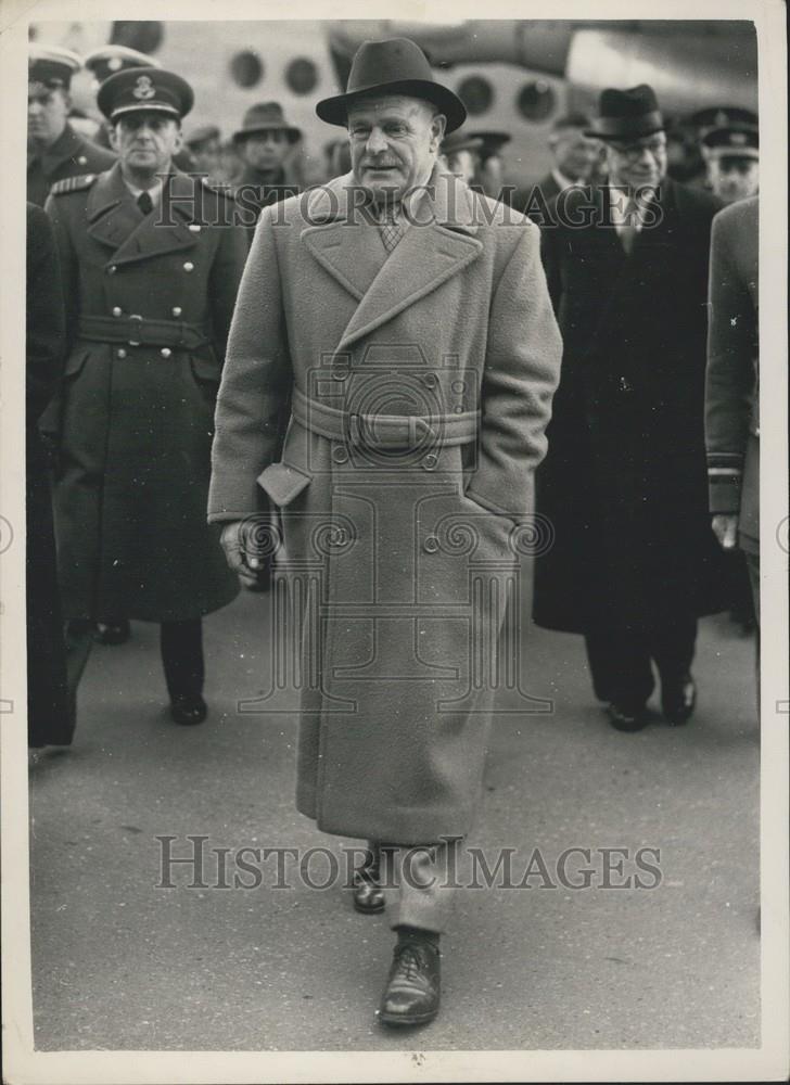 1947 Press Photo Lord Wavell, Viceroy Of India, On His Arrival At Northolt - Historic Images