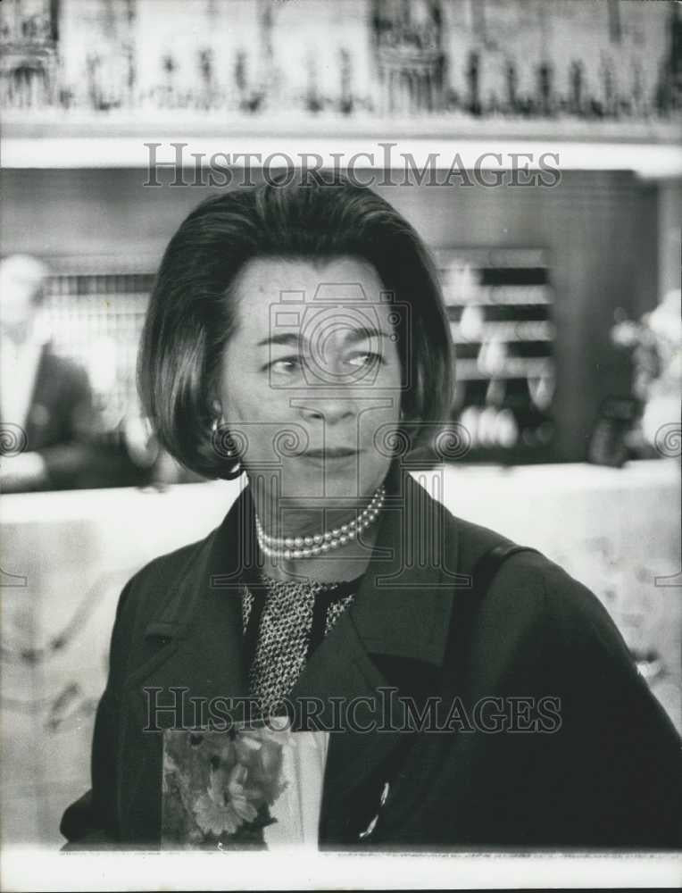 1965 Press Photo Mrs. Goldwater Wife of Barry Goldwater in London - Historic Images