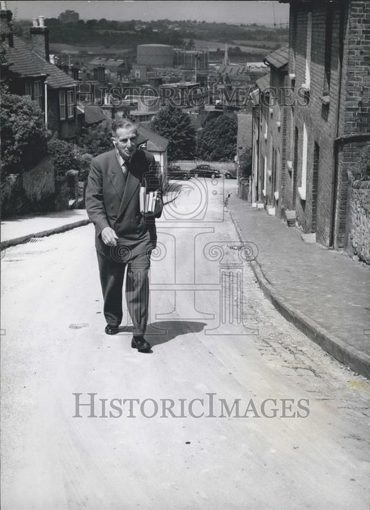Press Photo Mr. Gardiner, Teacher - Historic Images