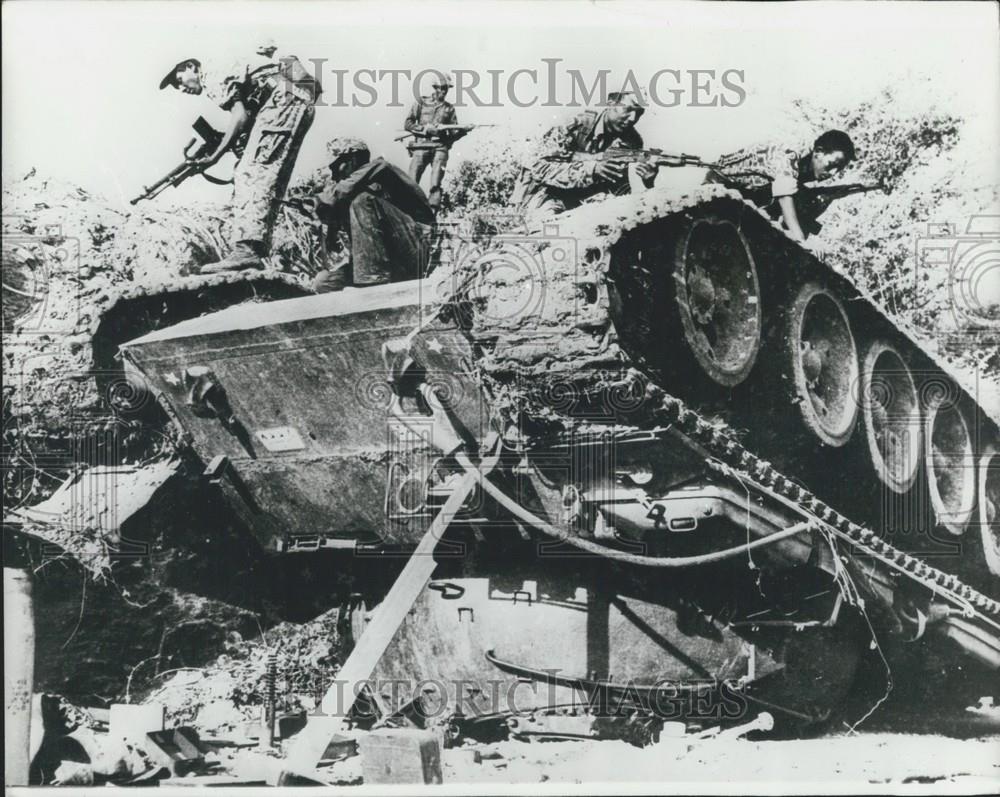 1978 Press Photo War in Ethopia Deep Inside Ethopia, Somali Troops &amp; Guerrilla - Historic Images