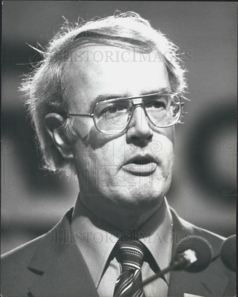 1977 Press Photo Chairman of the Liberal Party ,Mr. Geof Tordoff - Historic Images