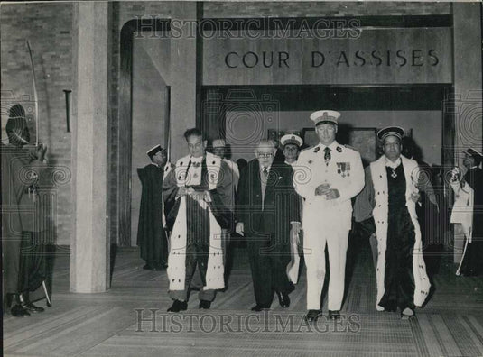 1958 Press Photo High Commissioner P. Messmer Court Pompei Linval Chaumie - Historic Images