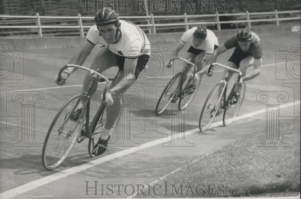 1958 Press Photo BA Coster, M McKay, C Rees, 1000 Meter Scratch Spring - Historic Images