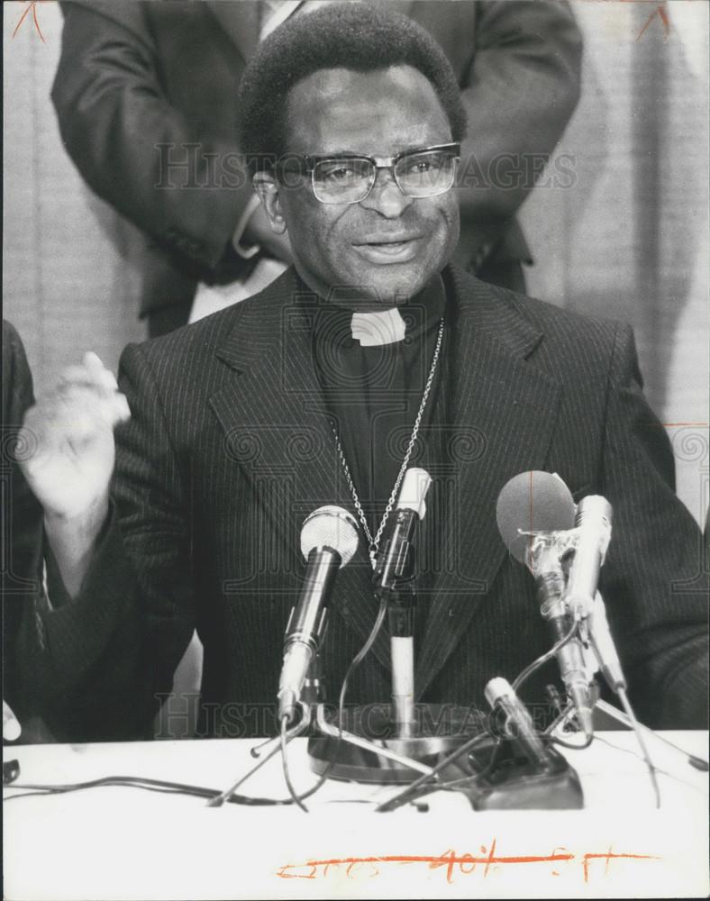 1979 Press Photo Bishop Muzorewa Arrives For Constitutional Conference - Historic Images