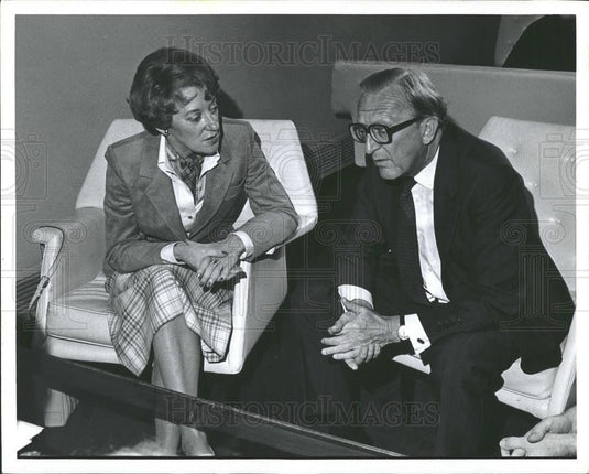 1974 Press Photo Lord Carrington  &Canadian Foreign Minister Flore McDonald - Historic Images