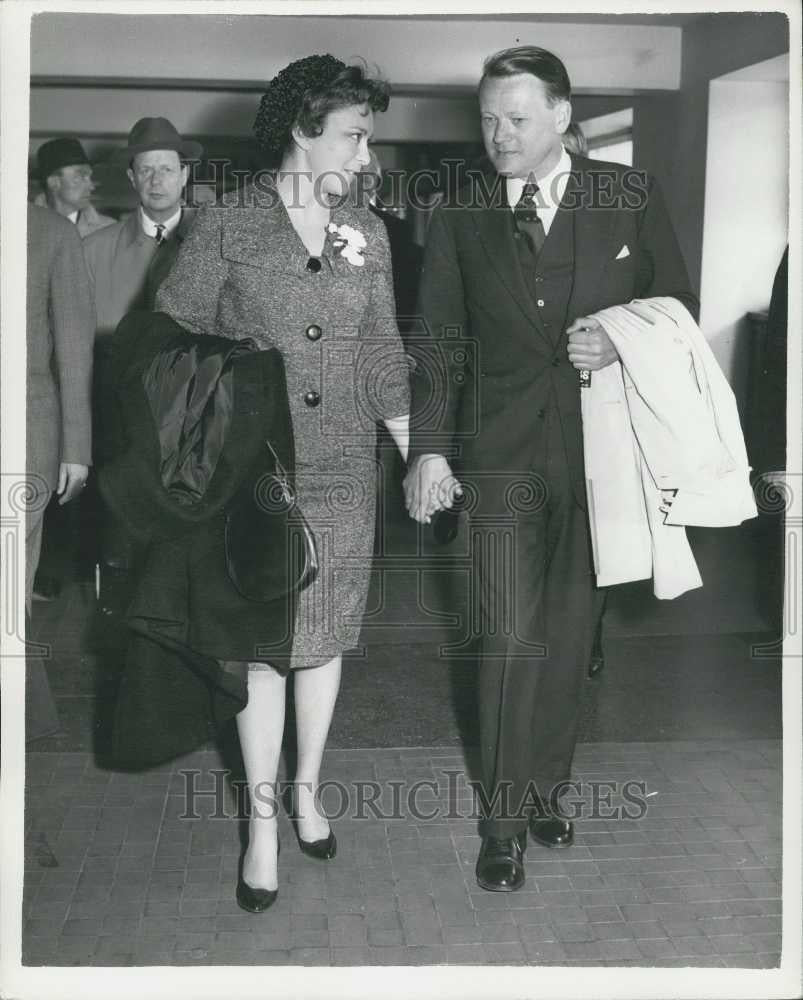 1961 Press Photo Danish Foreign Minister Jens Otto Krag & Wife In London - Historic Images