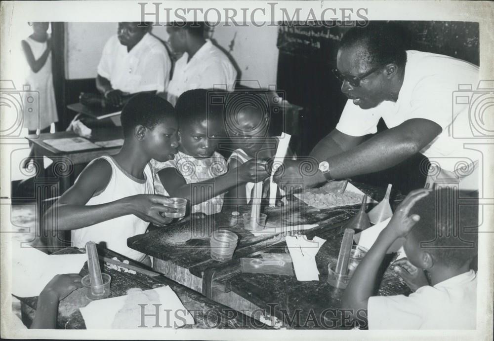 Press Photo African Students Primary Level Center Education Development Center - Historic Images