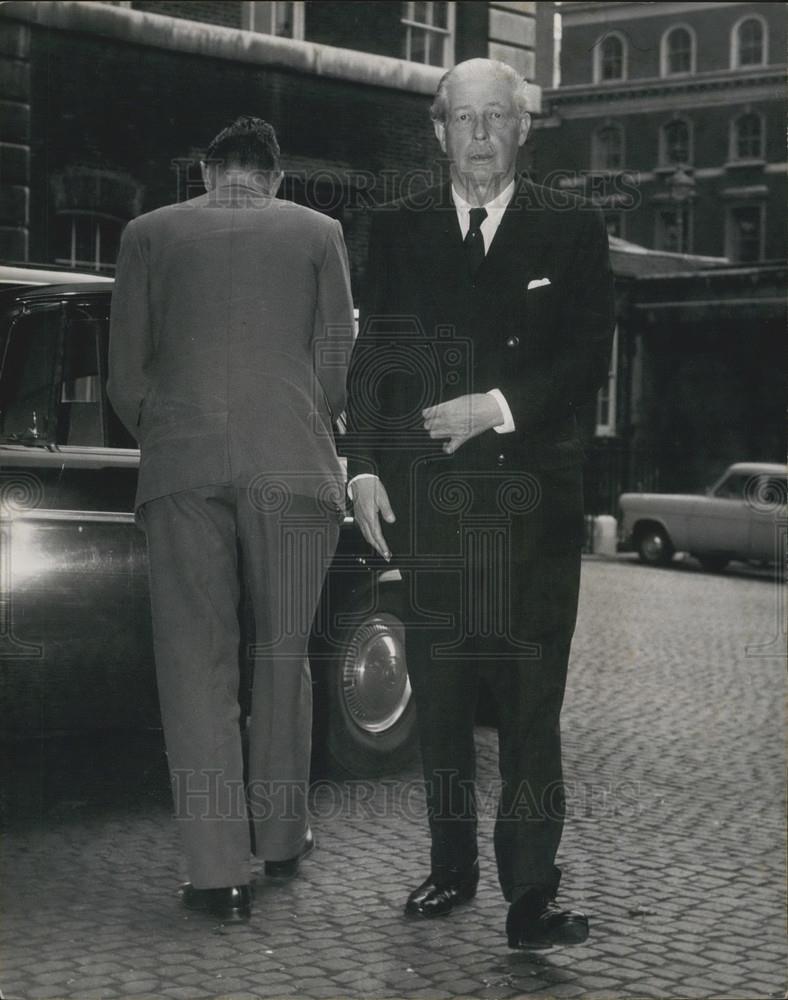 1963 Press Photo Prime Minister Harold Macmillan Admiralty House London - Historic Images