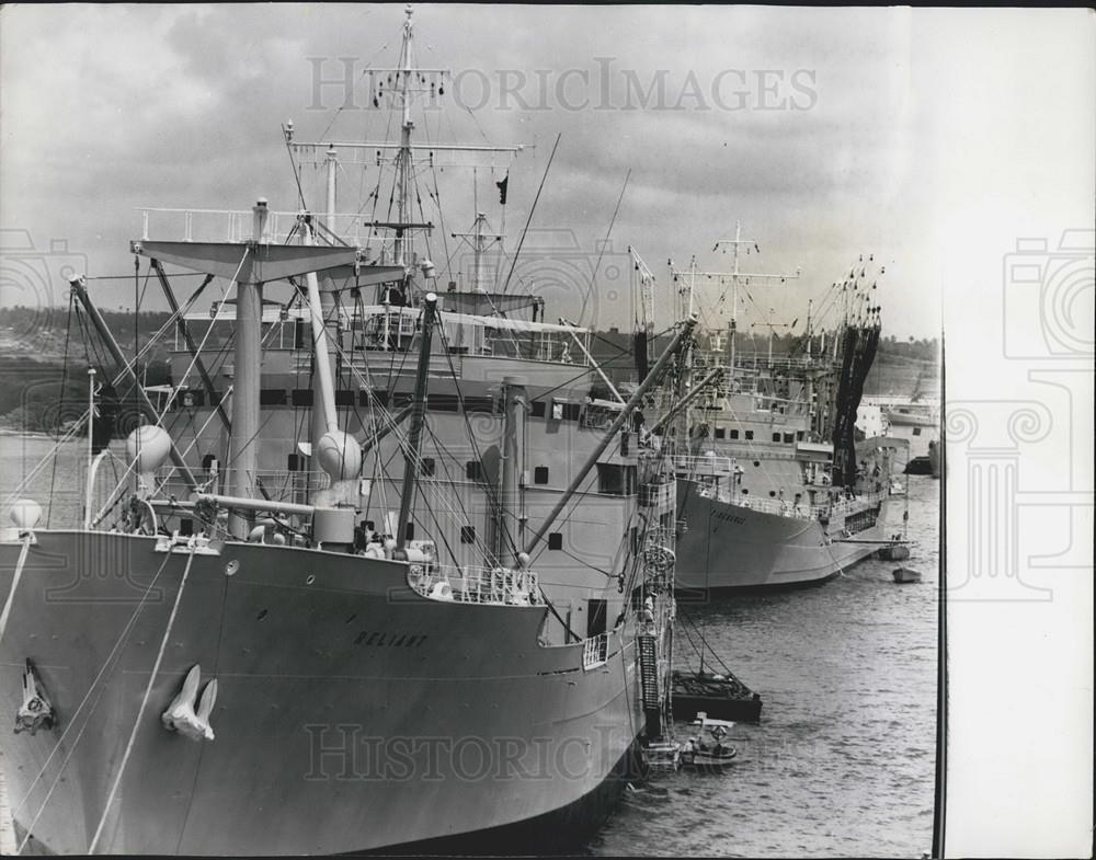 1965 Press Photo British Naval Vessels Reliant Tidesurge Mombasa Africa Ships - Historic Images