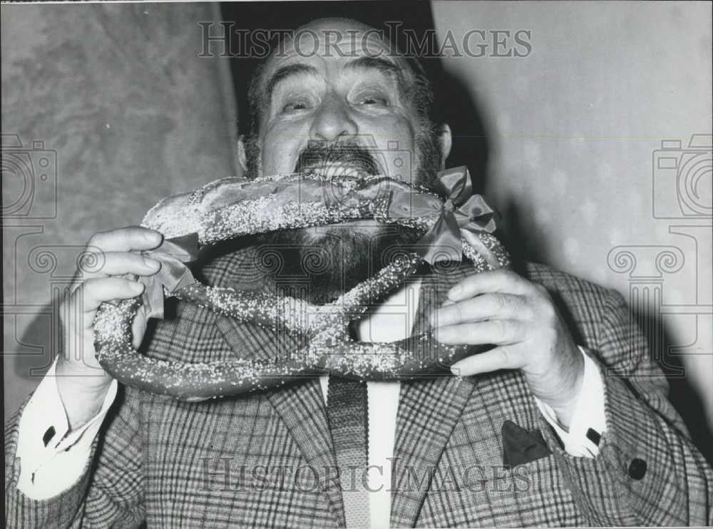 1972 Press Photo Shmuel Rodensky  in the musical &quot;The Fiddler on the Roof&quot; - Historic Images