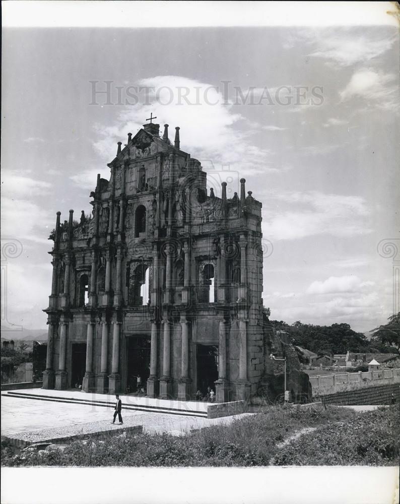 Press Photo Sight of Lacau is this Ruin of St. Paul&#39;s Church - Historic Images