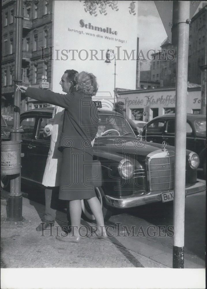 1962 Press Photo "Doctor-Taxi-Service". in Berlin - Historic Images