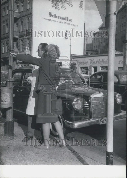 1962 Press Photo "Doctor-Taxi-Service". in Berlin - Historic Images