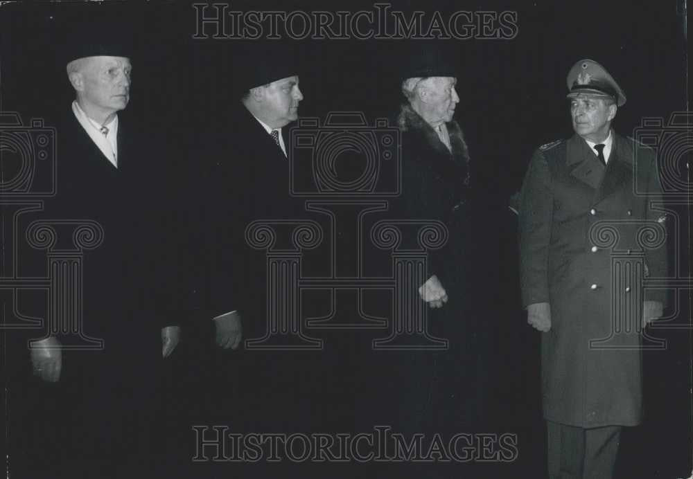 1962 Press Photo Minister of Defense  Franz Josef Dismissed - Historic Images