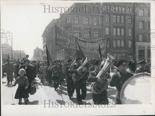 1953 Press Photo Unter den Linden, East Berlin - Historic Images
