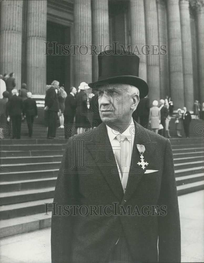 1971 Press Photo Commendatore Guglielmo Miani awarded the O.B.E - Historic Images