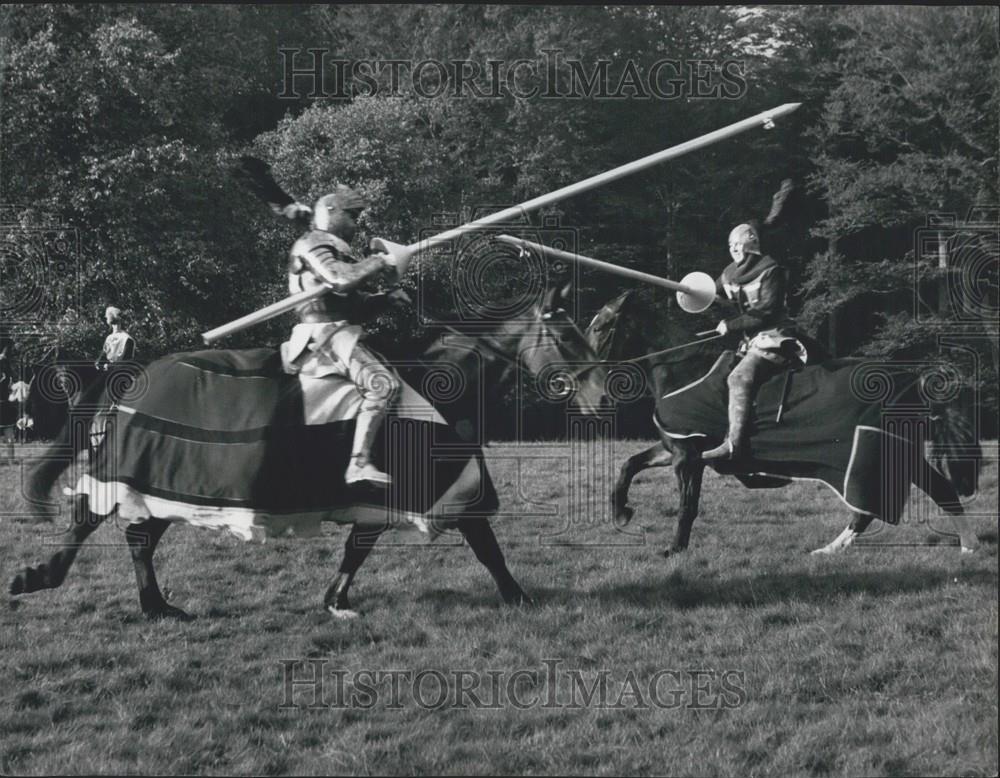 1966 Press Photo  Mediaeval jousting tournament rehearsal - Historic Images