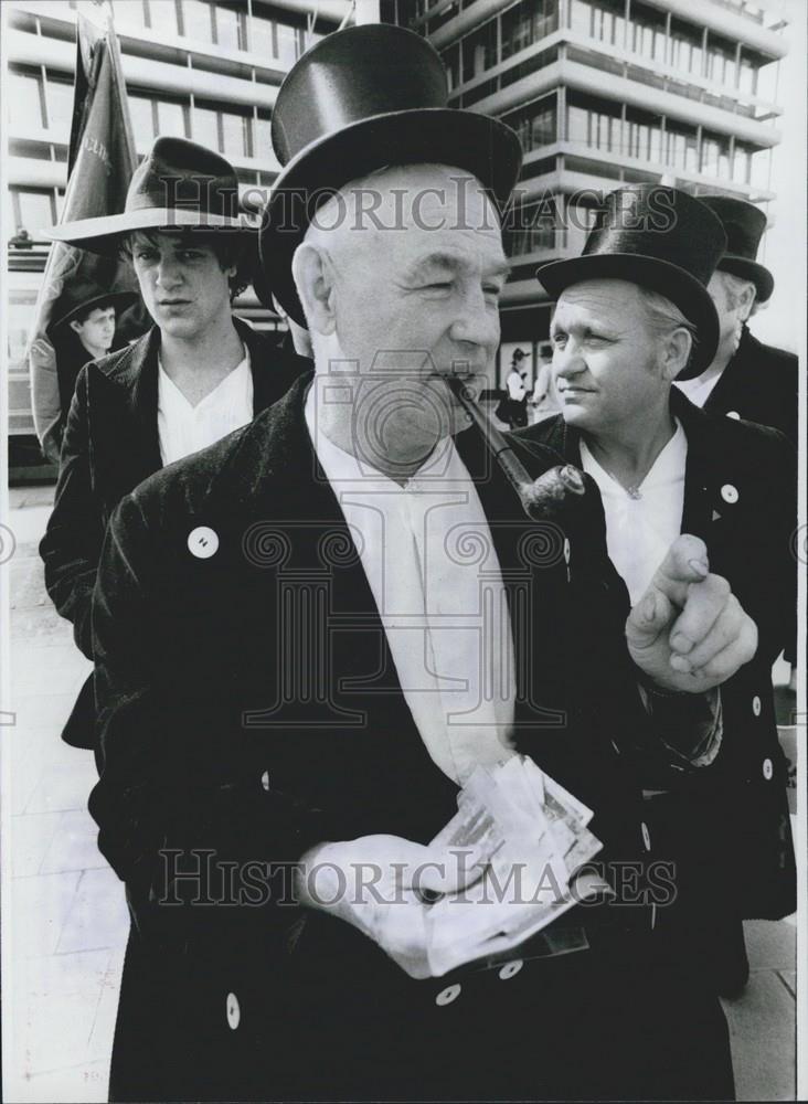 Press Photo Tramps Meeting at Furth/West Germany - Historic Images