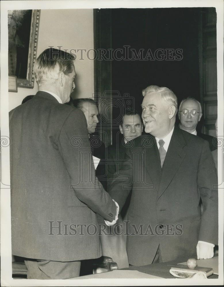 1956 Press Photo Sir Anthony Eden &amp; Marshal Bulganin after Signing Communique - Historic Images