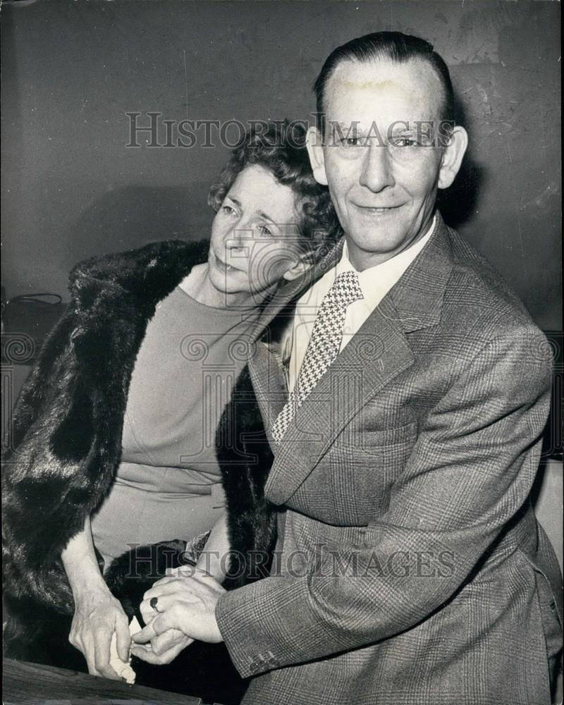 1975 Press Photo Sheila Matthews John University College Hospital Hostages - Historic Images