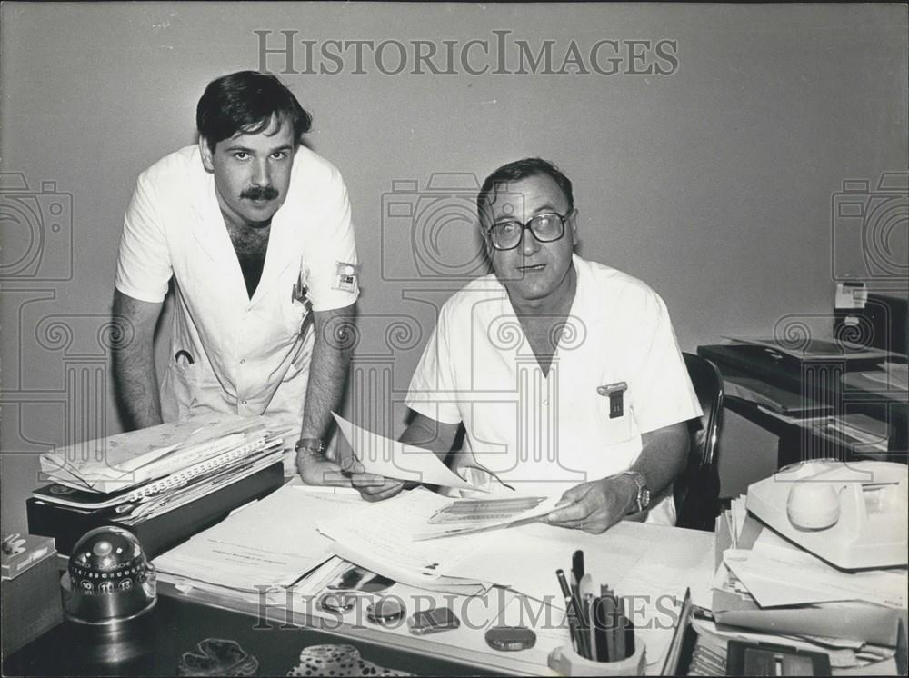 Press Photo Doctor Jacques Mugica Inventor Pulmonary Stimulator - Historic Images