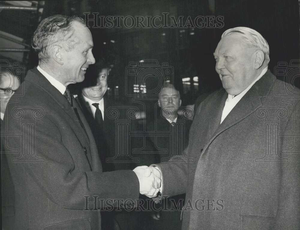 1964 Press Photo West German Chancellor Ludwig Erhard Arrives in London - Historic Images