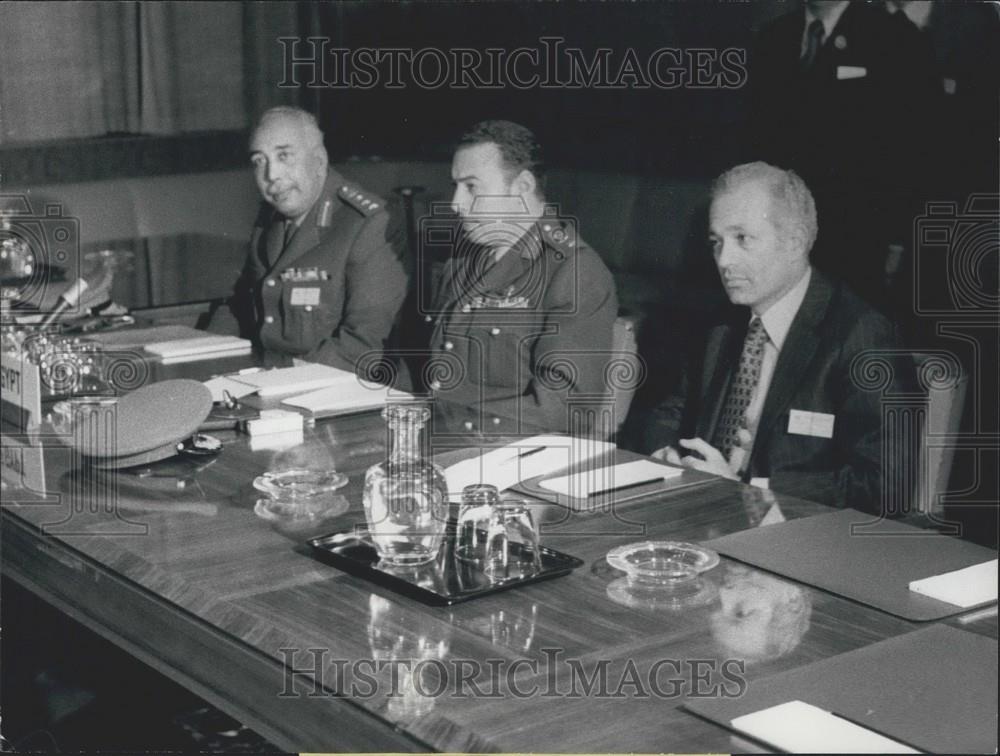 1973 Press Photo Egyptian delegation Gen.Taha al Magdoub &amp; Ahmed Fouad Howaidi - Historic Images