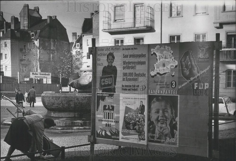 1954 Press Photo Signs Poster Election Diet Bavaria Placards Voting - Historic Images