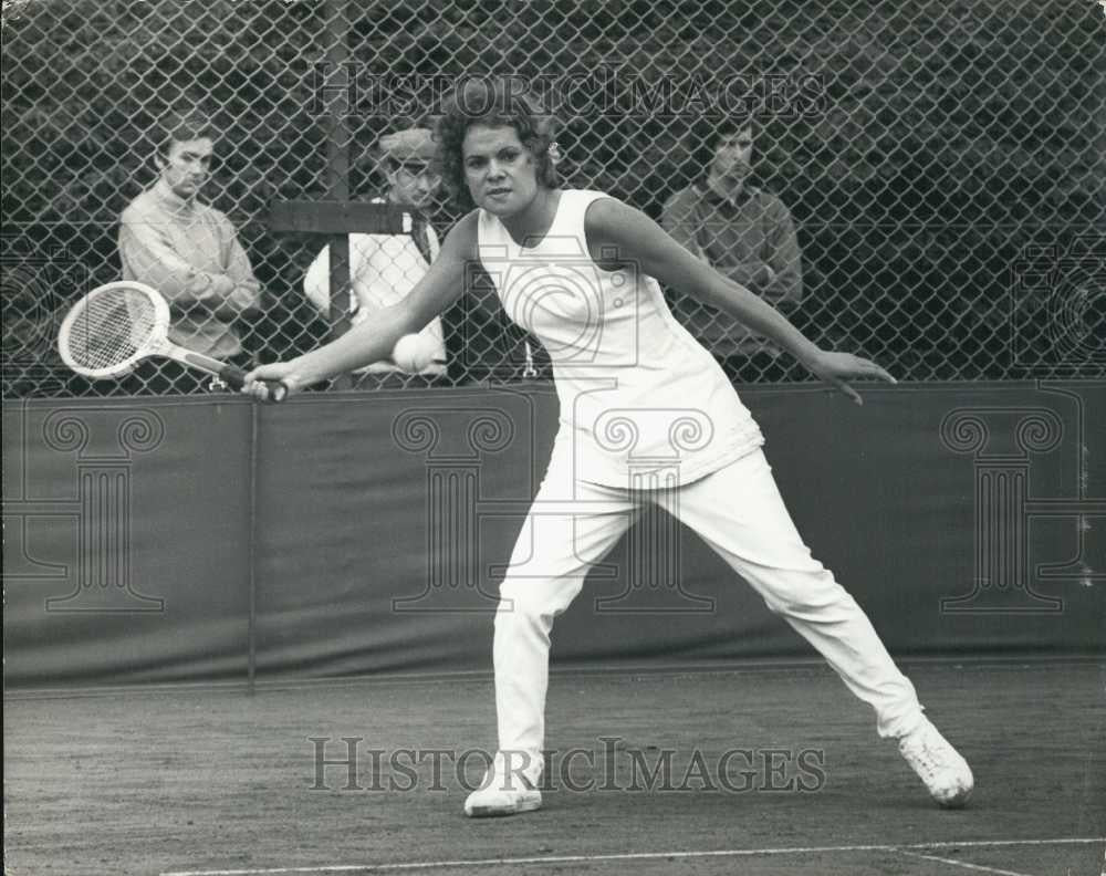 1971 Press Photo Evonne Goolagong at Sutton Hard Court Championships - Historic Images